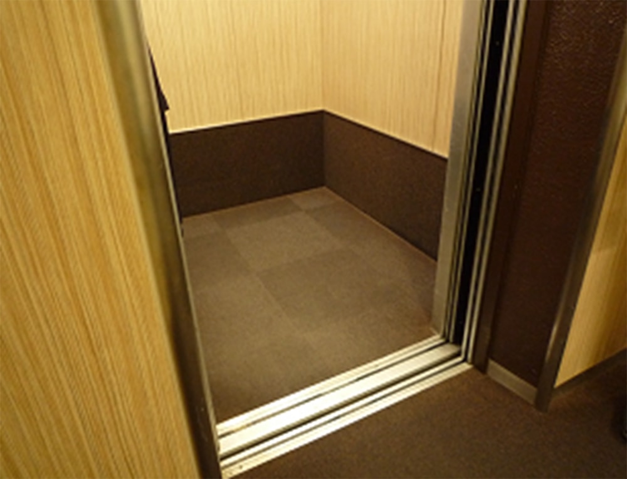 水戸城南ビル エレベーター